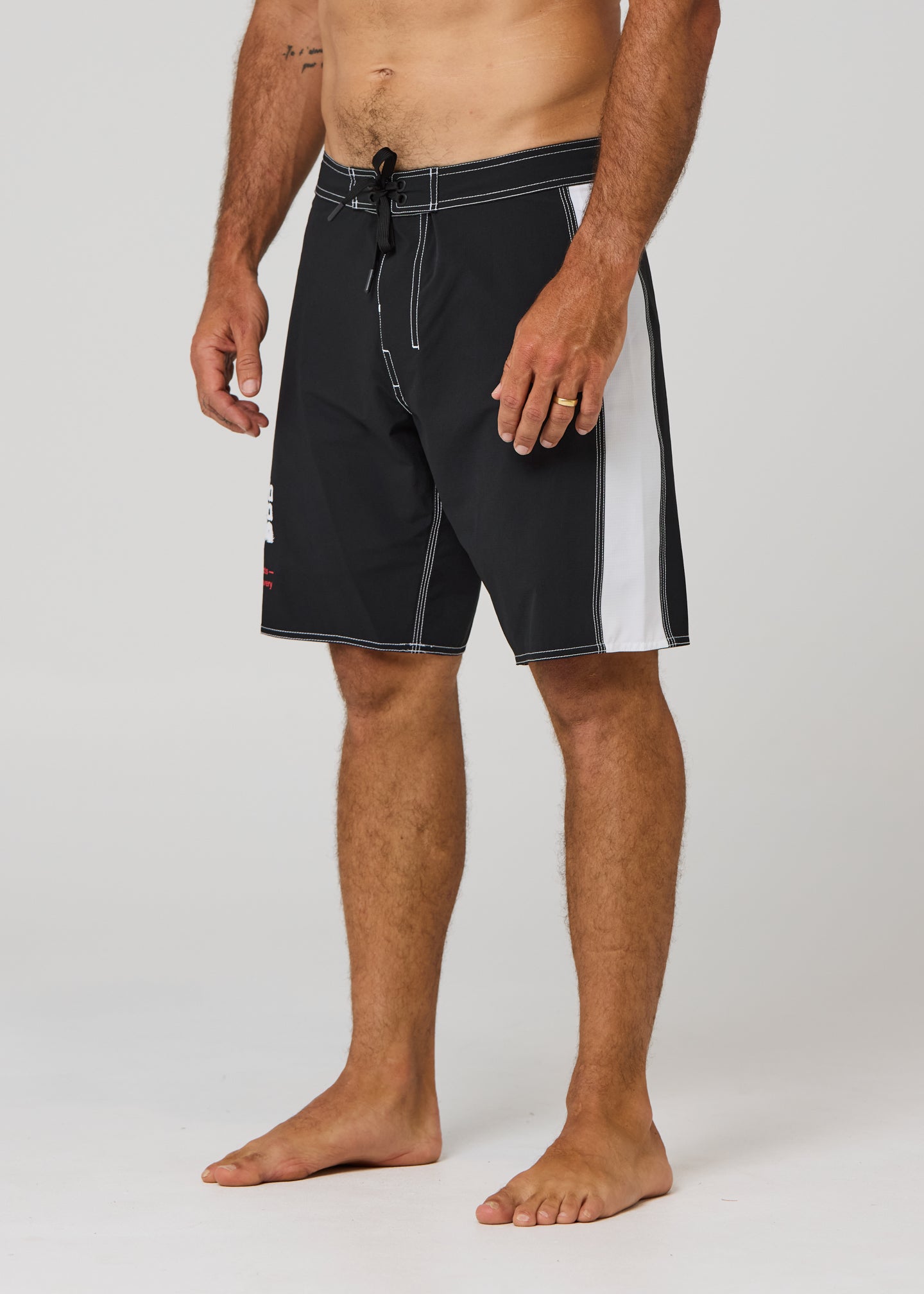 STEREO 18" BLUR TRUNK : BLACK WHITE