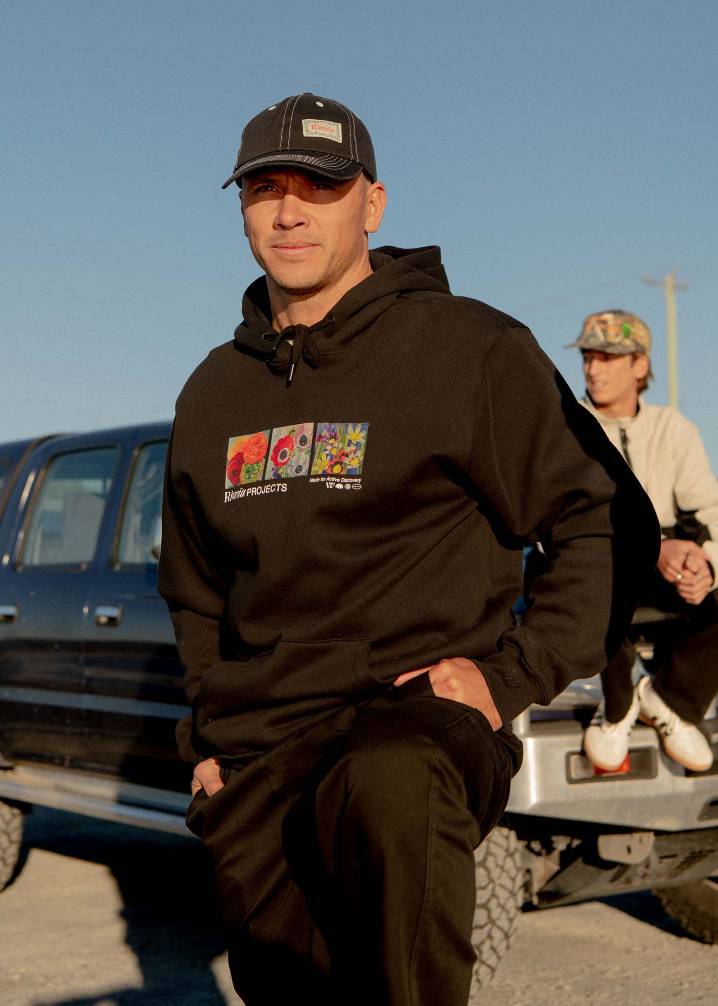 DECORATIVE HOOD  : BLACK