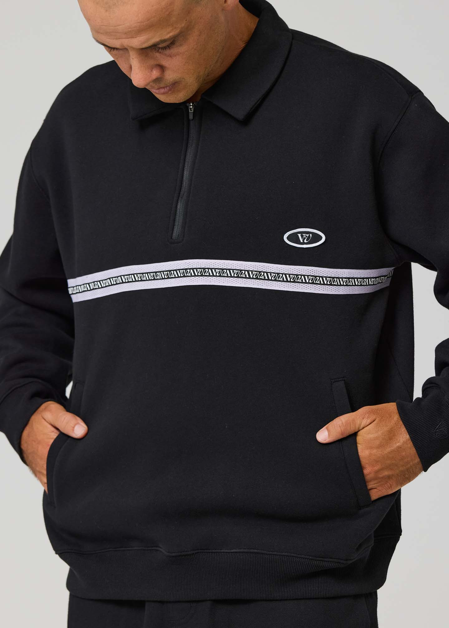 SOCIAL MEMBER 1/4 ZIP CREW  : BLACK