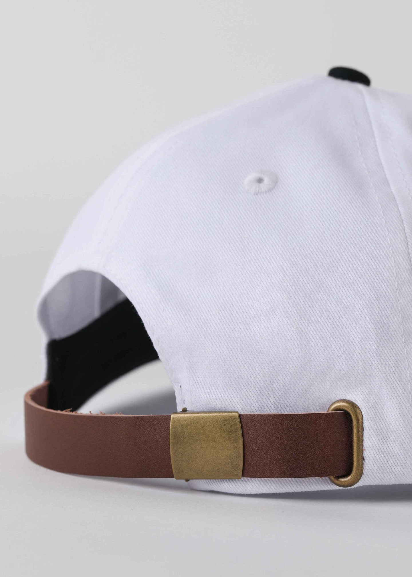 CLASSIC PURSUIT CAP : BLACK WHITE