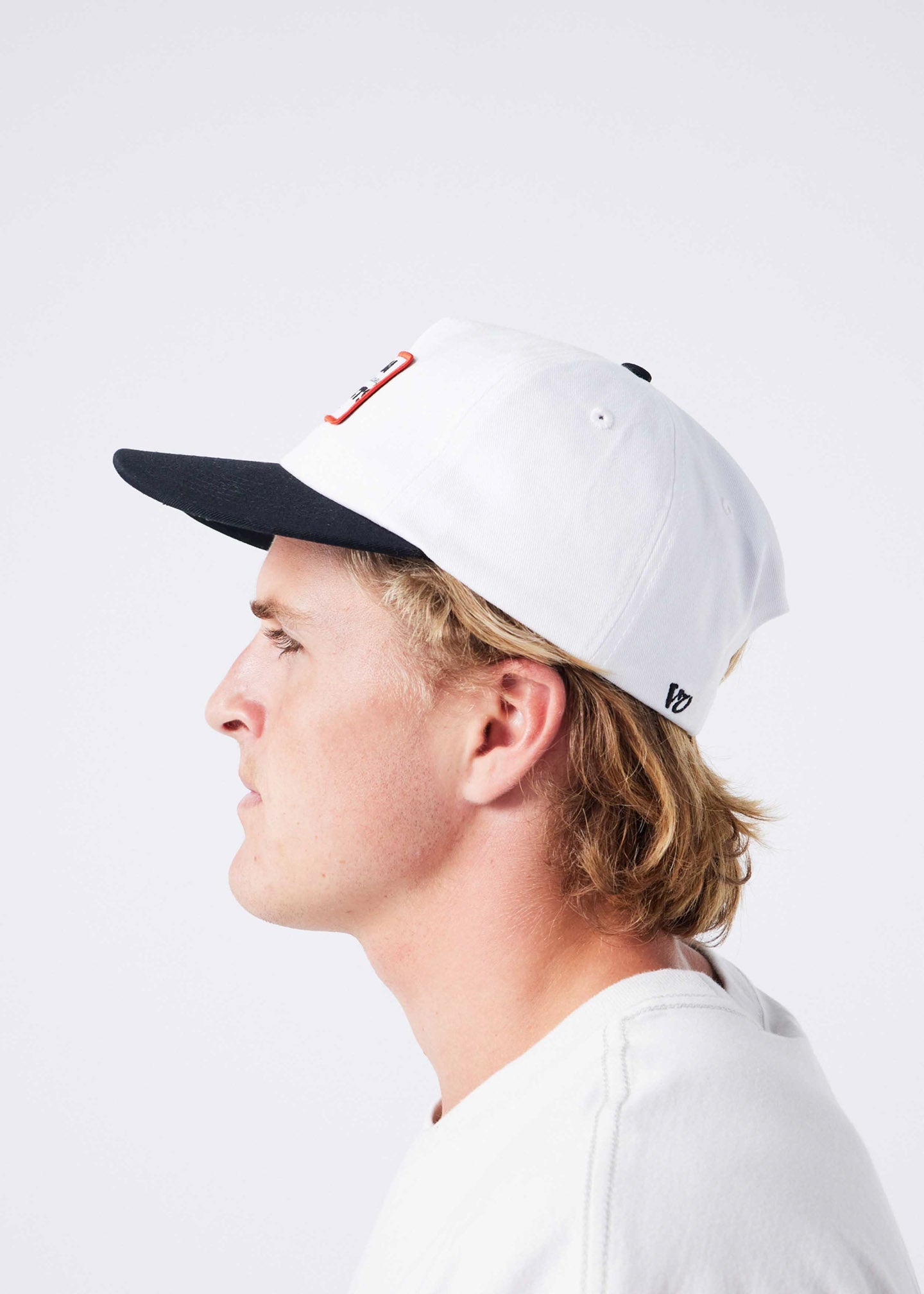 CLASSIC PURSUIT CAP : BLACK WHITE