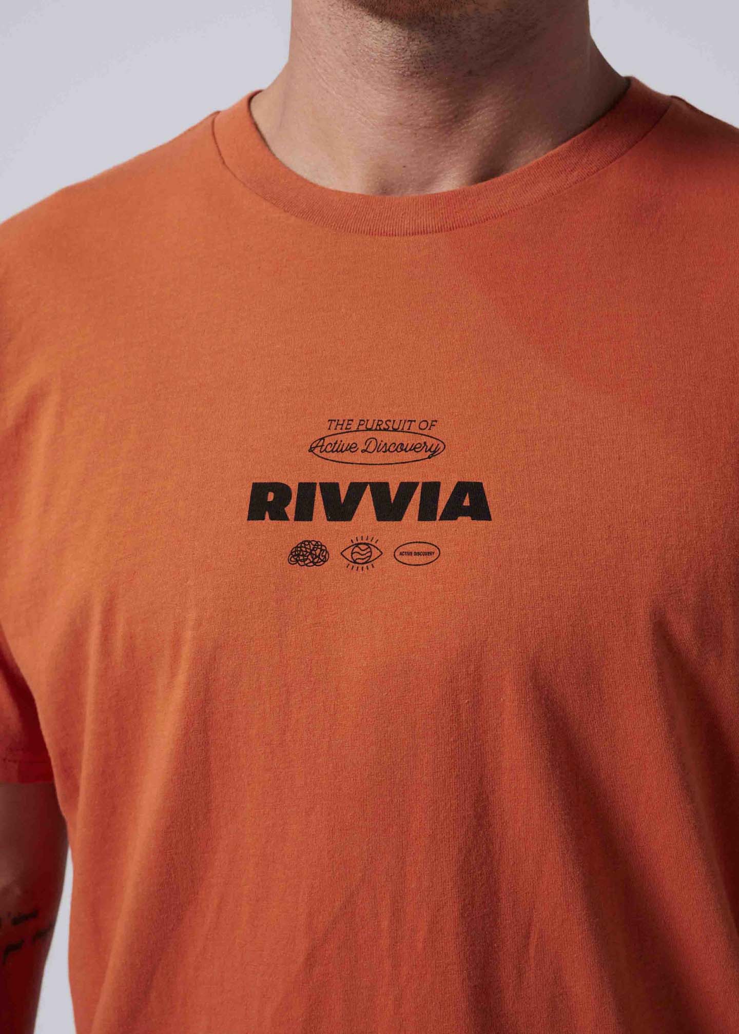 CLASSIC PURSUIT T-SHIRT : TERRACOTTA