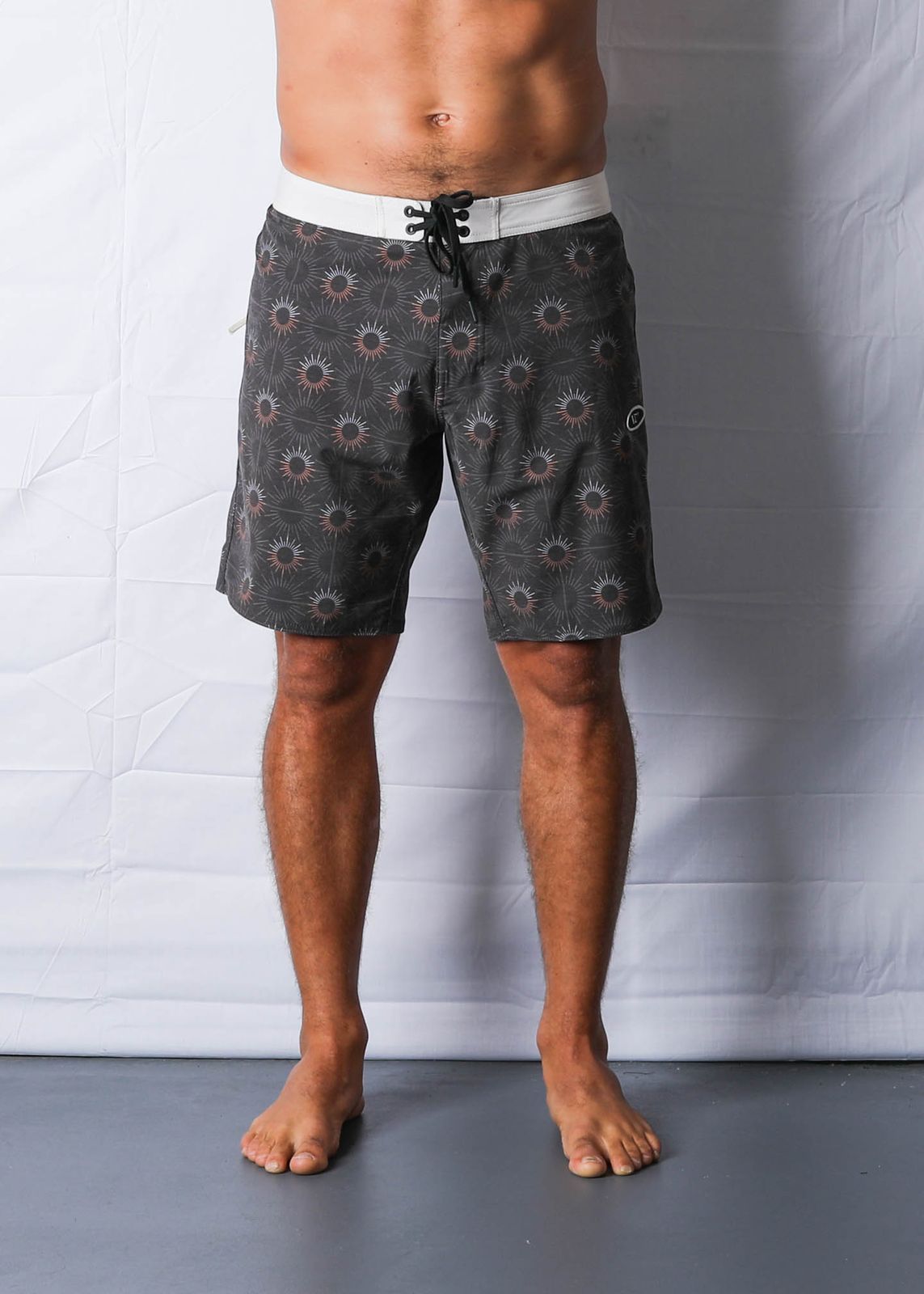 TRACKS TRUNK : BLACK SWINGER