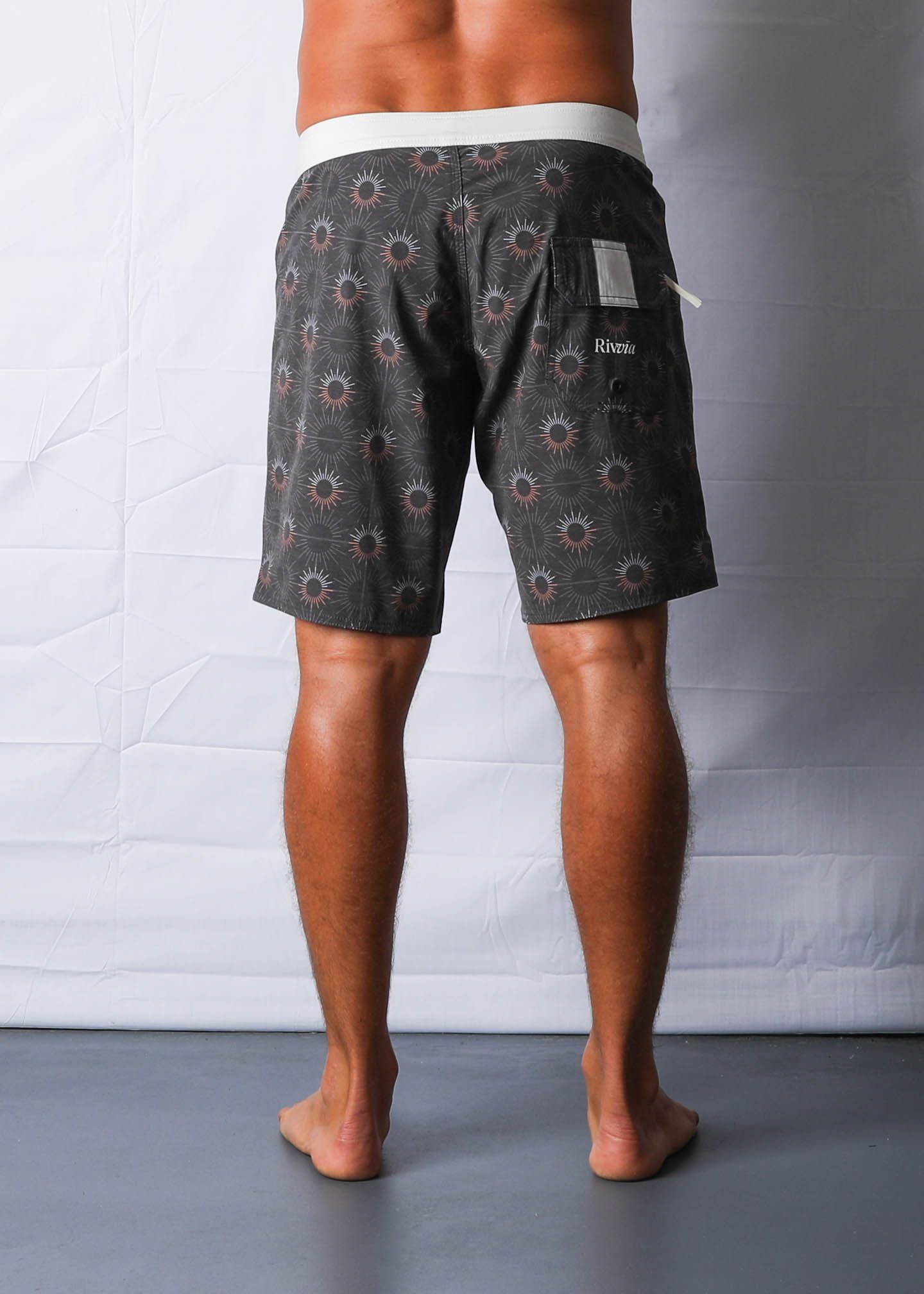 TRACKS TRUNK : BLACK SWINGER